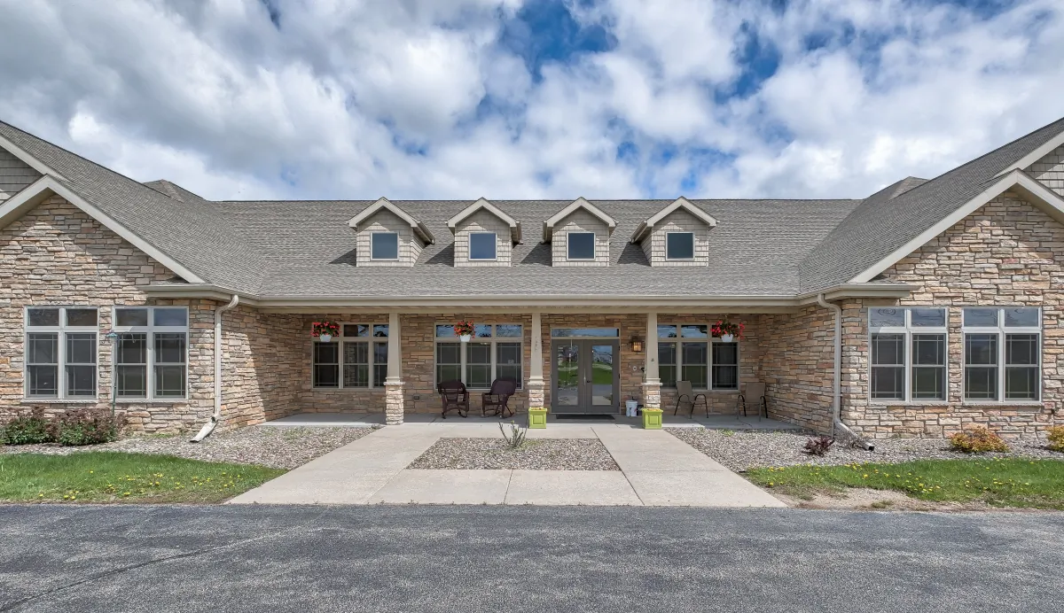 https://www.jaybirdseniorliving10.biz/wp-content/uploads/2025/09/01-Front-of-the-Community_795-Tarragon-Dr-Kaukauna-WI_Liberty-Square_RPI_II-102506-1.webp
