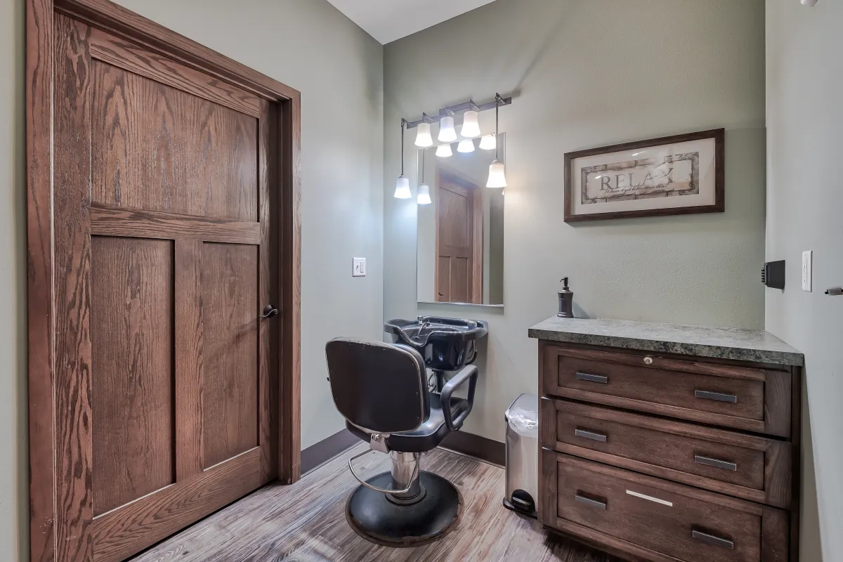 https://www.jaybirdseniorliving10.biz/wp-content/uploads/2025/09/05-Salon_795-Tarragon-Dr-Kaukauna-WI_Liberty-Square_RPI_II-102506-22.webp