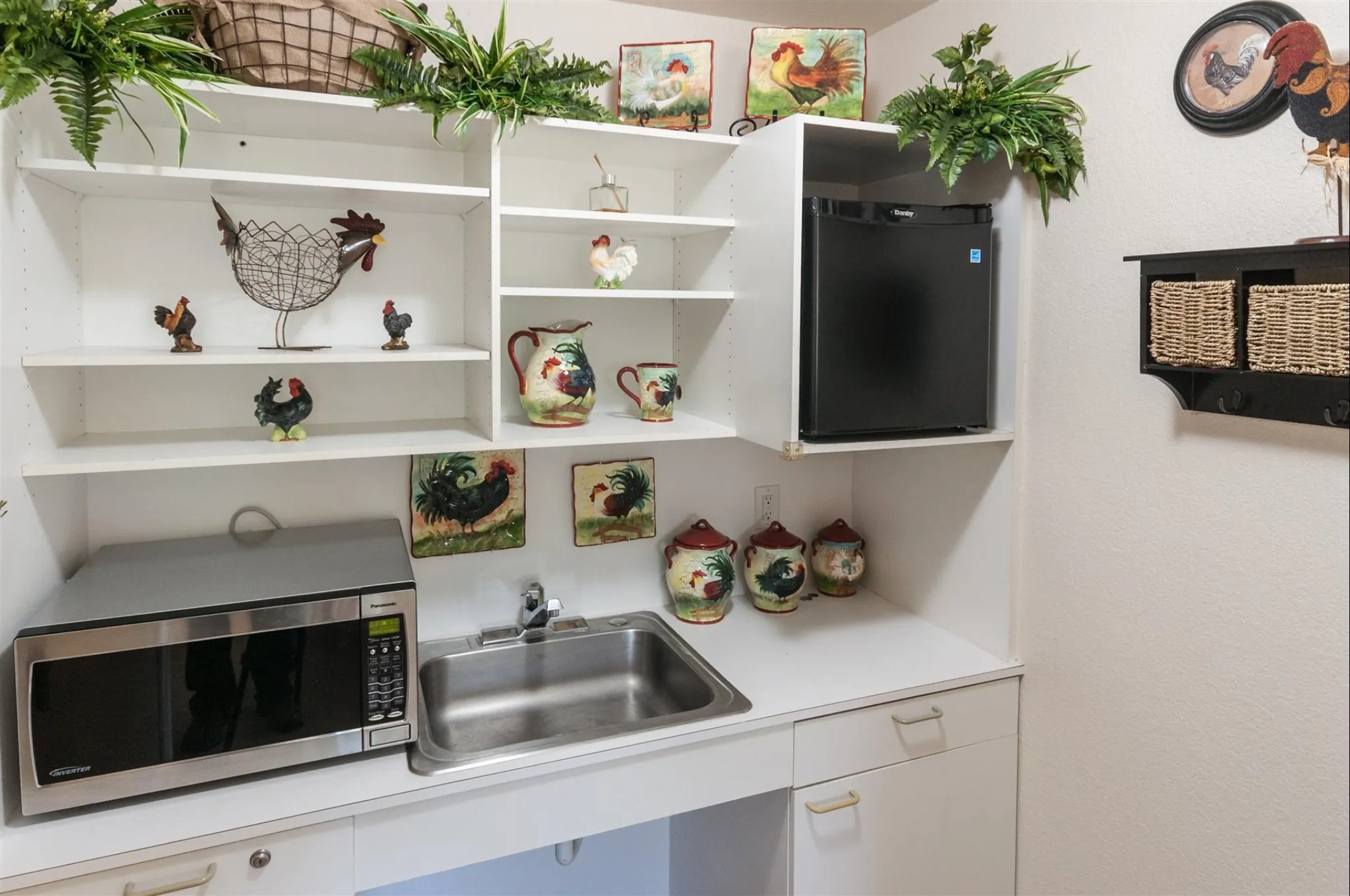 https://www.jaybirdseniorliving10.biz/wp-content/uploads/2026/05/grand-villa-assisted-living-bedroom-3.webp