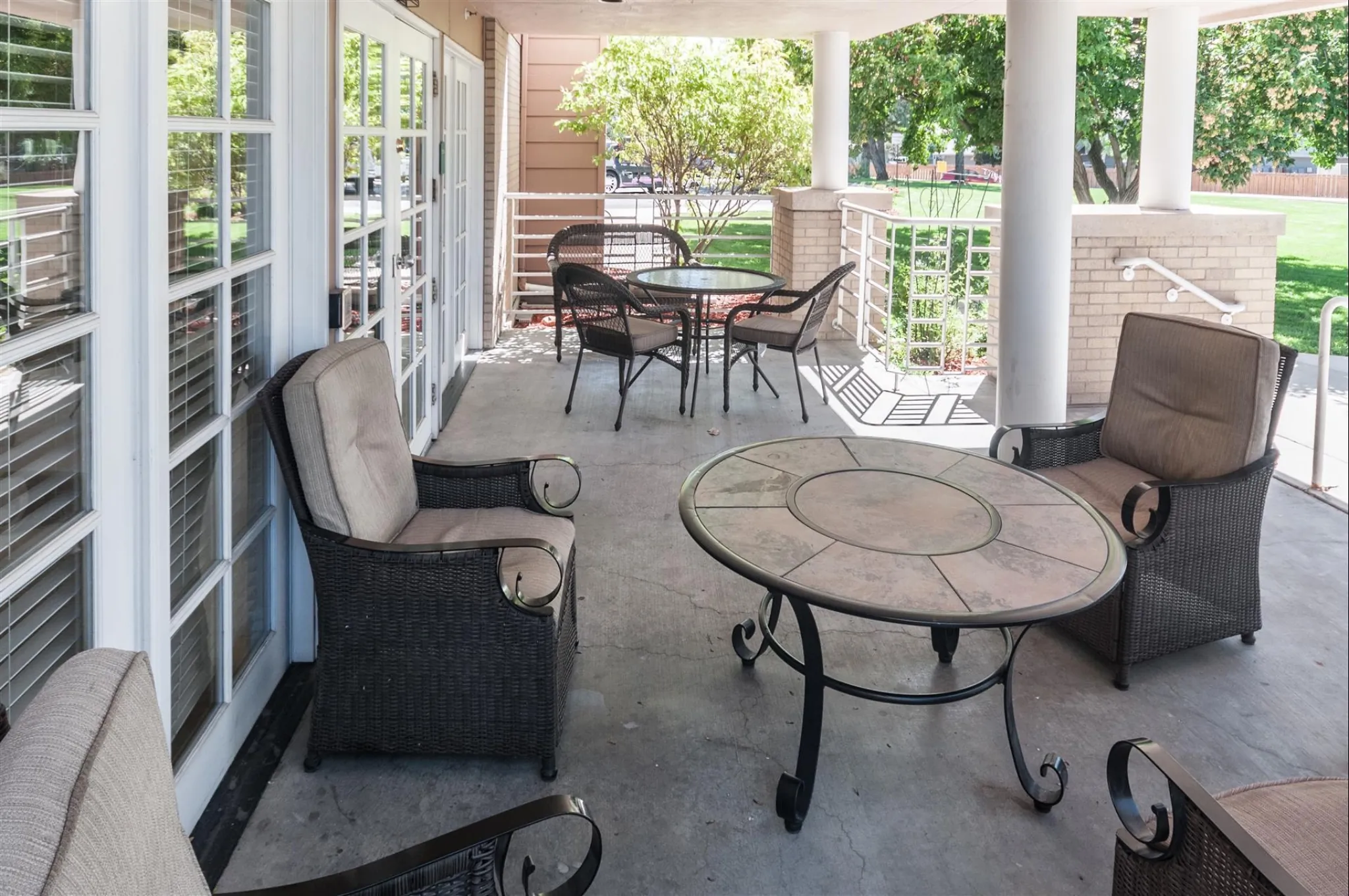 https://www.jaybirdseniorliving10.biz/wp-content/uploads/2026/05/grand-villa-assisted-living-exterior.webp